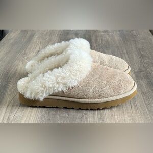 Ugg Cluggette Slippers Sand Size 8 GUC!